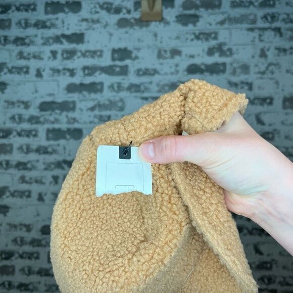 Rip curl | women nwt Sherpa tan bucket hat - Picture 5 of 6